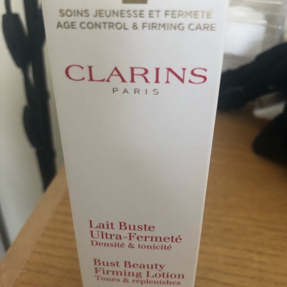 Brandnew Clarins bust beauty  lotion